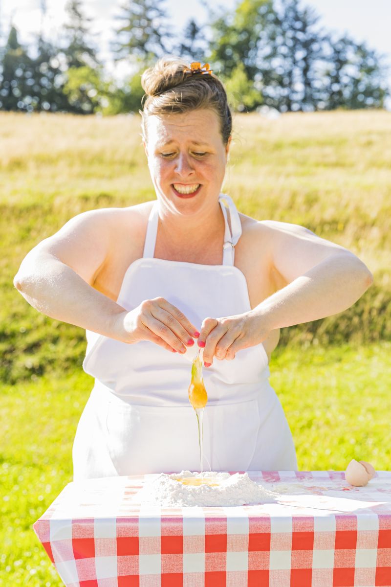J’AI FAIM D’AMOUR MAIS JE PENSE QUE CA VA ÊTRE PLUS SIMPLE DE ME FAIRE DES PÂTES